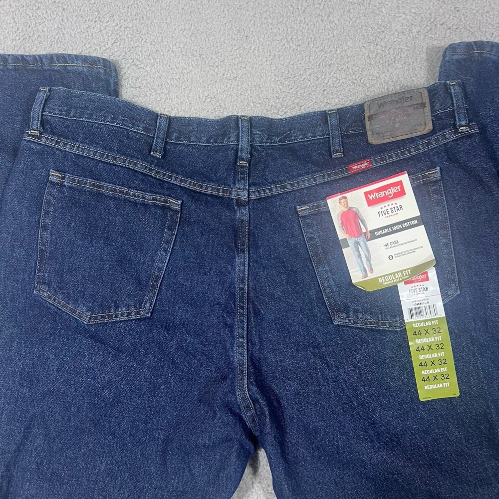 Wrangler Men's Regular Fit Dark Wash Straight Leg Flex Blue Jeans Size 44x32 NWT - Picture 8 of 8